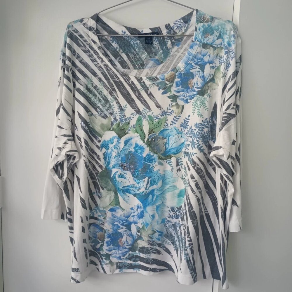 Westbound Woman 2x Plus A-Line Blouse Floral with Embellishments 22/24W